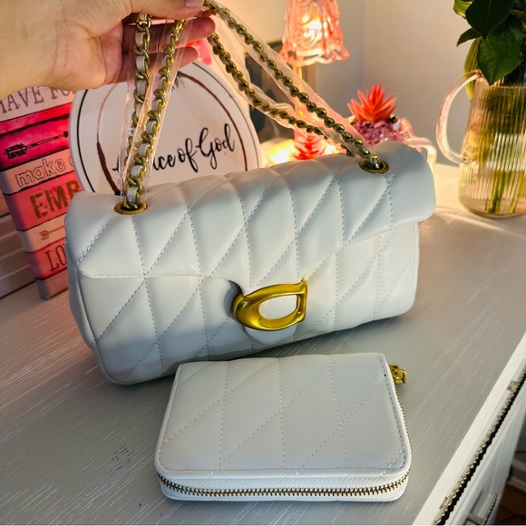 Classic Fashion Handbags - 2 in 1 Classic Fashion Quilted White Shoulder Bag with Gold Chain and Clasp